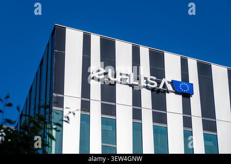 Firma e logo su un edificio di eu-LISA, l'agenzia europea che gestisce diverse banche dati relative all'immigrazione e ai visti nell'Unione europea Foto Stock