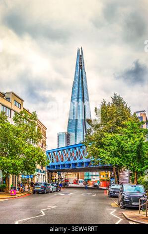 Londra, Regno Unito, 18 agosto 2025, The Shard, visto da Southwark Street Foto Stock