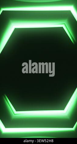 Illuminare la cornice esagonale al neon verde astratto strutturando uno sfondo scuro futuristico, ideale per la tecnologia e i concetti di design Foto Stock