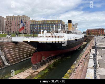La storica nave tender nomade delle SS attraccò nell'Hamilton Graving Dock al Titanic Quarter, Belfast, Irlanda del Nord, Regno Unito. Foto Stock