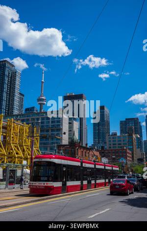 Toronto, Ontario, Canada - 20 giugno 2026: Il sistema tranviario di Toronto è una rete di undici percorsi tranviari gestiti dalla Toronto Transit Commi Foto Stock