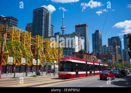 Toronto, Ontario, Canada - 20 giugno 2026: Il sistema tranviario di Toronto è una rete di undici percorsi tranviari gestiti dalla Toronto Transit Commi Foto Stock