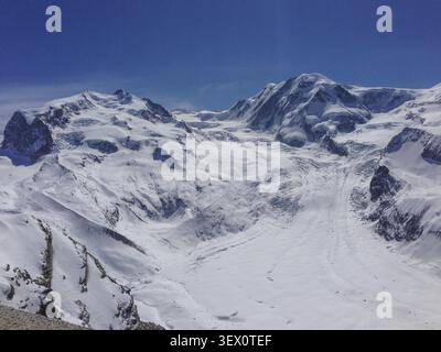 Ghiacciaio Gorner (Gornergletscher) visto da Gorner Ridge (Gornergrat) a Zermatt, Svizzera Foto Stock