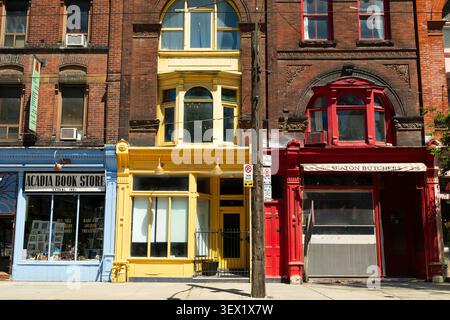 Negozi al dettaglio su Queen Street Toronto Ontario Canada Foto Stock