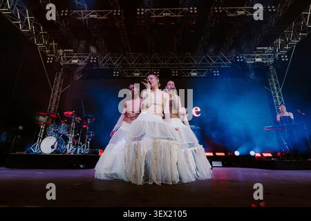 Roskilde, Danimarca. 29 giugno 2026. La band danese Dotre esegue un concerto dal vivo durante il festival musicale danese Roskilde Festival 2026 a Roskilde. Foto Stock
