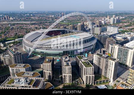 Immagine aerea sullo stadio di Wembley e sugli appartamenti di Wembley Park Foto Stock