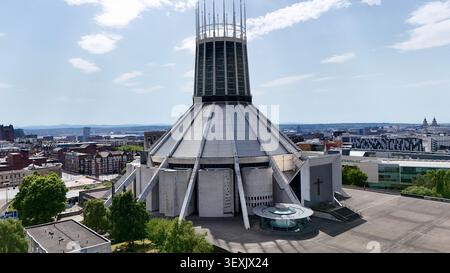 Fotografia aerea con drone della Cattedrale metropolitana di Liverpool del Cristo Re, comunemente nota come Cattedrale metropolitana di Liverpool Foto Stock