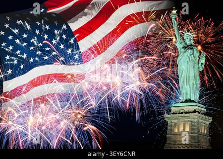 American Independence Day, 4 luglio o 4 luglio sfondo, illustrazione dell'indipendenza con Statua della libertà, bandiera americana e fuochi d'artificio Foto Stock