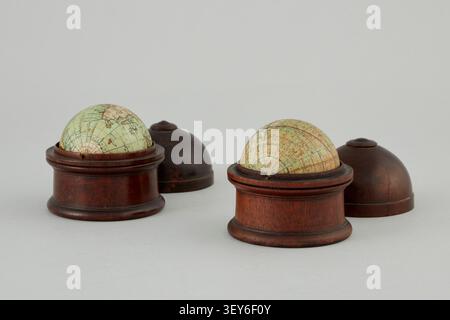 Malby's Celestial Globe, un globo che mostra le stelle principali di ogni costellazione, creato da Malby & Co. Cartographe nel 1843. Foto Stock