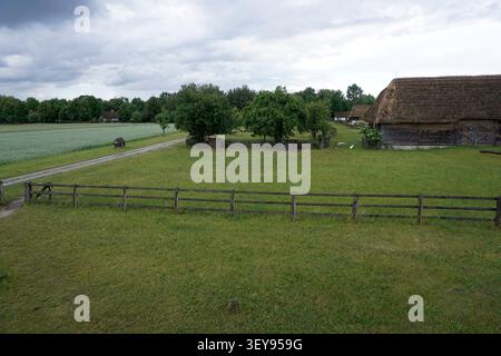 Sierpc, Polonia - 14 giugno 2026: Museo della campagna mazoviana, campo in Villaggio Foto Stock