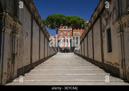 Monumentale scalinata d'ingresso che conduce a Palazzo Barberini a Roma, Lazio, Italia. Foto Stock