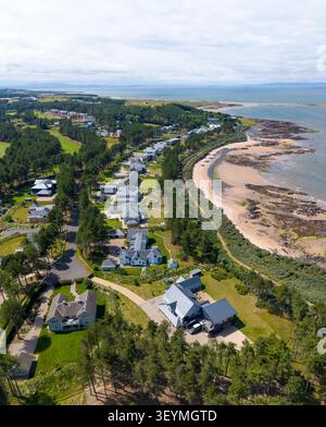 Vista aerea dal drone di grandi case nuove di lusso a Archerfield Estate, Dirleton, East Lothian, Scozia, Regno Unito Foto Stock