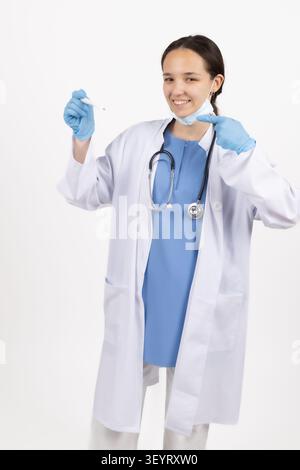 Termometro in mano da un professionista medico in un prigioniero fotografico professionale... Foto Stock