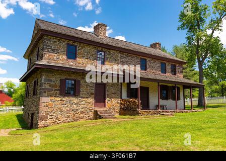 Birdsboro, Pennsylvania – Stati Uniti – 24 giugno 2026: Luogo di nascita di Daniel Boone alla Dimora Storica di Daniel Boone in un bellissimo pomeriggio estivo Foto Stock