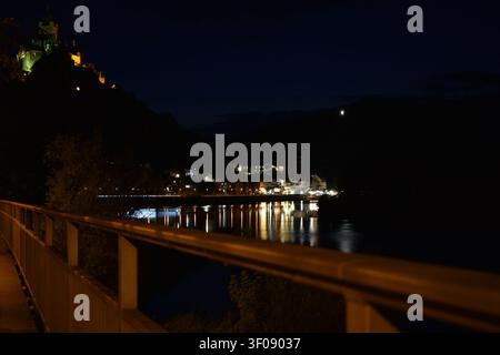 Cochem in una notte d'estate Foto Stock