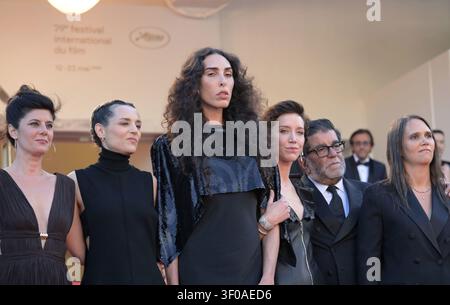 Cast del film "Garance": Sara-Jeanne Drillaud, Jehnny Beth, Raya Martigny, Sara Giraudeau, Alain Attal, Jeanne Herry 'Garance' (Another Day) Festival di Cannes proiezione 79° Festival di Cannes 17 maggio 2026 Photo Jacky Godard Credit:Jacky Godard/Photo12 Foto Stock