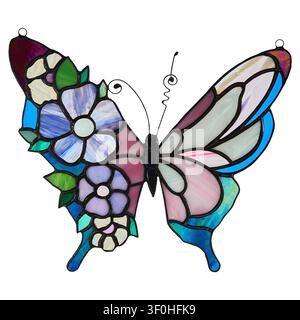 Catturatore di luce a farfalla in vetrata con fiori blu e viola su un'ala. Opera d'arte fatta a mano isolata su uno sfondo bianco solido. Foto Stock