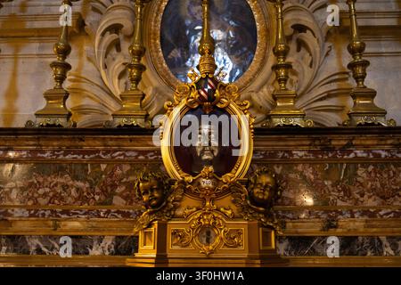 Reliquia d’altare di Papa Pio IX nella cattedrale di San Paolo, Mdina, Malta, 19 giugno 2026. Foto Stock