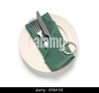Impostazione elegante della tavola con un piatto bianco, una salvietta verde e posate d'argento per la ristorazione e l'ospitalità Foto Stock