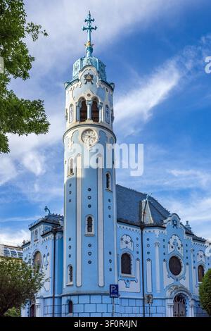 La Chiesa di Santa Elisabetta, nota come la Chiesa Blu, è uno dei capolavori Art Nouveau più famosi di Bratislava, Slovacchia Foto Stock