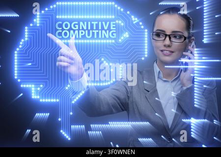 Cognitive concetto computive con la donna premendo i pulsanti Foto Stock