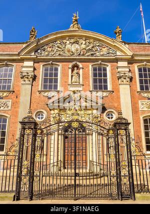 Worcester Guildhall, Bellissimo edificio risalente al 1721. È stato sia un sede di giustizia che una prigione. Foto Stock