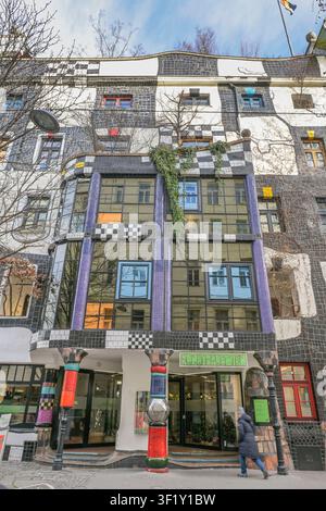 Kunst Haus Wien - Museo Hundertwasser, Untere Weißgerberstraße, Vienna, Austria Foto Stock