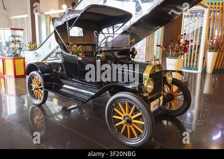 Ford, modello T, costruito nel 1915, auto, auto classica, Museo Angkut, Batu, Malang, Giava, Indonesia Foto Stock