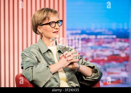 Berlino, Germania. 19 luglio 2026. Franziska Brantner, presidente federale di Alleanza 90/I Verdi, è seduta nello studio ARD di Berlino prima dell'inizio della registrazione dell'intervista estiva dell'ARD su ·Bericht aus Berlin·. Credit: Christoph Soeder/dpa/Alamy Live News Foto Stock