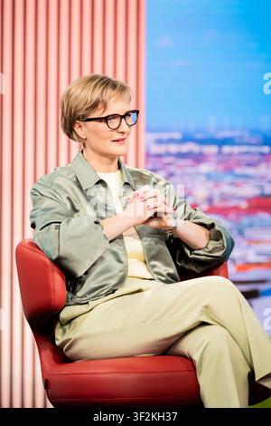 Berlino, Germania. 19 luglio 2026. Franziska Brantner, presidente federale di Alleanza 90/I Verdi, è seduta nello studio ARD di Berlino prima dell'inizio della registrazione dell'intervista estiva dell'ARD su ·Bericht aus Berlin·. Credit: Christoph Soeder/dpa/Alamy Live News Foto Stock