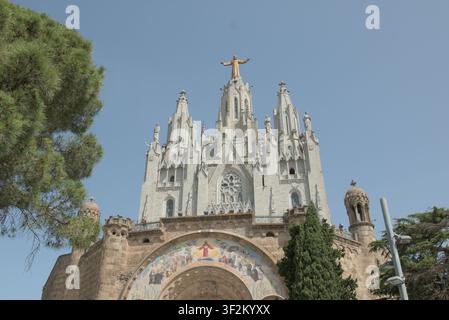 Chiesa del Sacro Cuore sul Mont Tibidabo a Barcellona, Spagna. Foto Stock