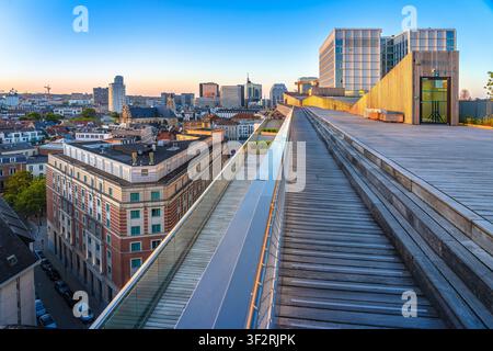 Vista panoramica del centro di Bruxelles al tramonto, capitale del Belgio Foto Stock