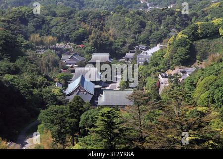 Kencho ji dalla cima della montagna, a Kamakura, Kanagawa, Giappone Foto Stock