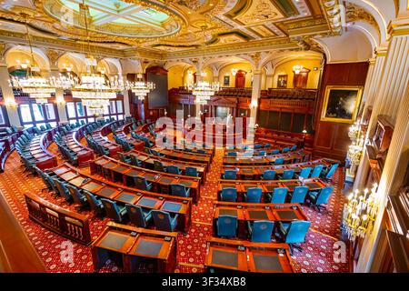 Springfield, IL, USA - 28 aprile 2026: Vista della sala della Camera dei rappresentanti all’interno del Campidoglio dello Stato dell’Illinois a Springfield, Illinois Foto Stock