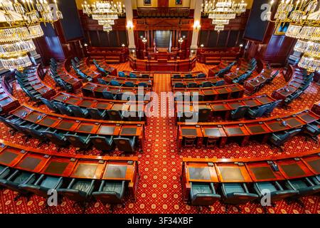 Springfield, IL, USA - 28 aprile 2026: Vista della sala della Camera dei rappresentanti all’interno del Campidoglio dello Stato dell’Illinois a Springfield, Illinois Foto Stock