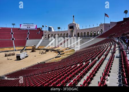 Los Angeles, USA. 22 luglio 2026. Una vista del Los Angeles Memorial Coliseum, sede delle competizioni di atletica leggera alle Olimpiadi estive LA28. Credit: Michael Kappeler/dpa/Alamy Live News Foto Stock