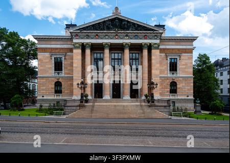 La maestosa facciata neorenaissance della Casa degli Stati a Helsinki Foto Stock