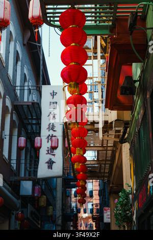 Segni ed edifici nel quartiere cinese di San Francisco Foto Stock