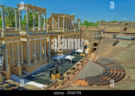 L'anfiteatro romano di Mérida, capitale della regione di Estremadura nella Spagna occidentale, ancora utilizzato per concerti e rappresentazioni teatrali. Foto Stock