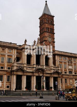 Facciata della Basilica Papale di Santa Maria Maggiore/Santa Maria Maggiore, Roma, Lazio, Italia, aprile 2024 Foto Stock