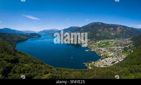 Vista aerea panoramica del lago di Millstatt in Carinzia, Austria Foto Stock