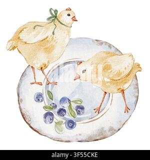 Pulcini che mangiano mirtilli illustrazione ad acquerello. Polli dipinti a mano seduti su un piatto in colori pastello. Simpatico clipart per stampe per camerette, gr Foto Stock