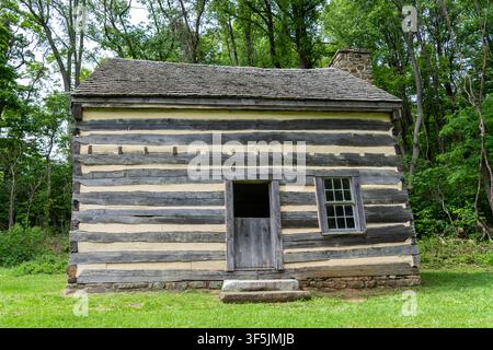 Picchi di Otter Virginia - 6 giugno 2026: Polly Woods Ordinary Historic Inn vicino a Sharp Top e al Peaks of Otter Hotel in Virginia Foto Stock