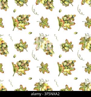 Modello senza cuciture ad acquerello di uva bianca. Uva disegnata a mano, bacche fresche, foglie verdi isolate su sfondo bianco per la cucina Foto Stock
