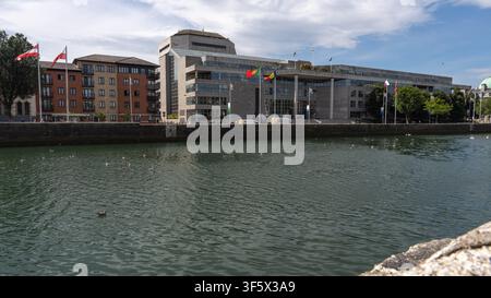 Dublin City Council, Wood Quay, Dublino, Irlanda, 28 luglio 2026: Uffici principali del Dublin City Council con vista sul fiume Liffey Foto Stock