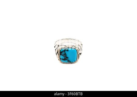 Anello di lusso con gemma blu vivace. Foto Stock
