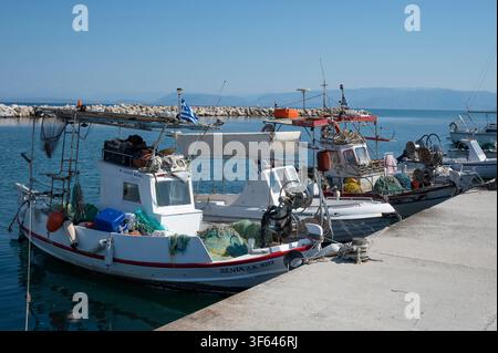 Grecia, Europa sud-orientale, Corfù, un'isola greca al largo della costa nord-occidentale nel Mar Ionio, Lefkimmi, Molos, Marina Foto Stock