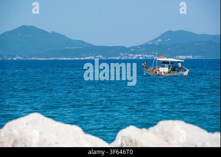 Grecia, Europa sud-orientale, Corfù, un'isola greca al largo della costa nord-occidentale nel Mar Ionio, Lefkimmi, Molos, Marina Foto Stock