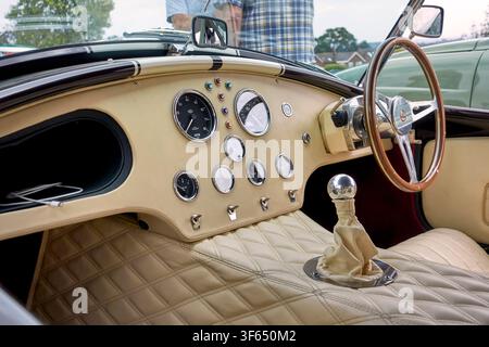 Interno di una replica GARDNER DOUGLAS GD 427 AC Cobra 6200 cc 2025 Foto Stock