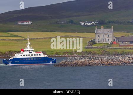 Leirna Lerwick MV Leirna traghetto locale per passeggeri e auto a Lerwick, Isole Shetland, Shetland Isles, Scozia UK a luglio – collegamento tra Lerwick e Bressay Foto Stock
